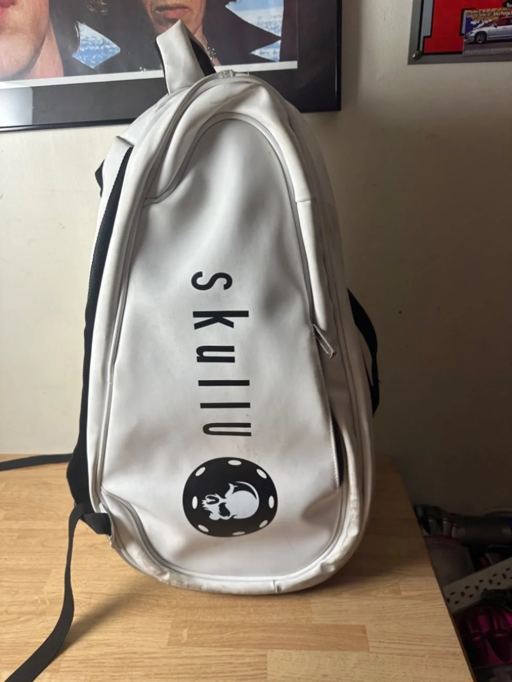 WHITE SKULLU PADDLE BAG BACKPACK FITS 4 PICKLEBALL RACKETS & HUGE STORAGE POCKET